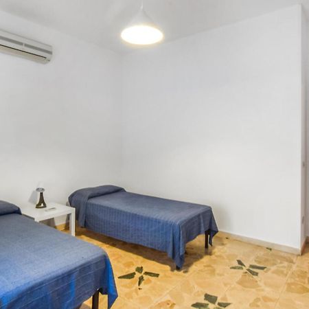 2 Bedroom Cozy Apartment In San Ferdinando Εξωτερικό φωτογραφία