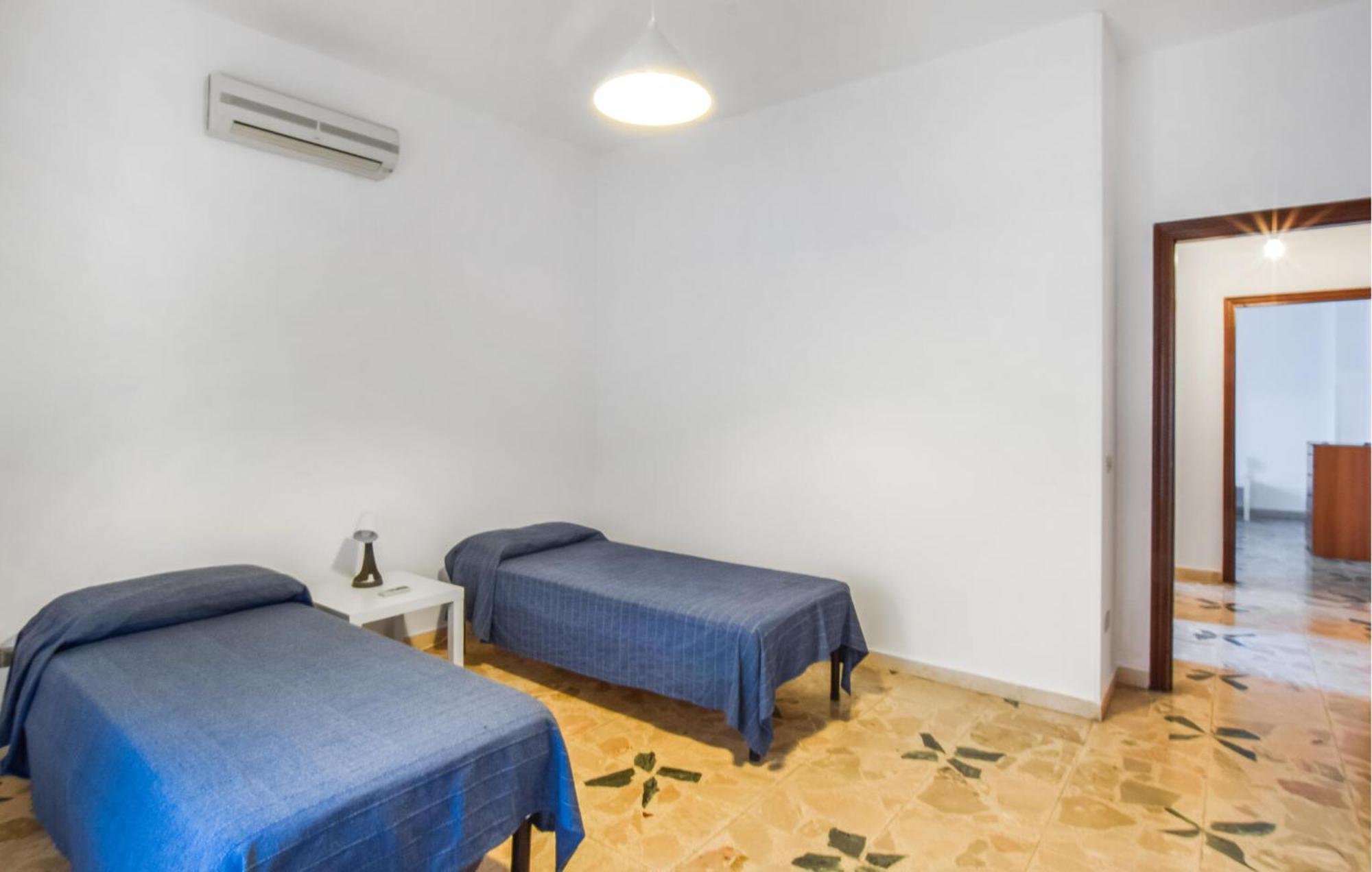 2 Bedroom Cozy Apartment In San Ferdinando Εξωτερικό φωτογραφία